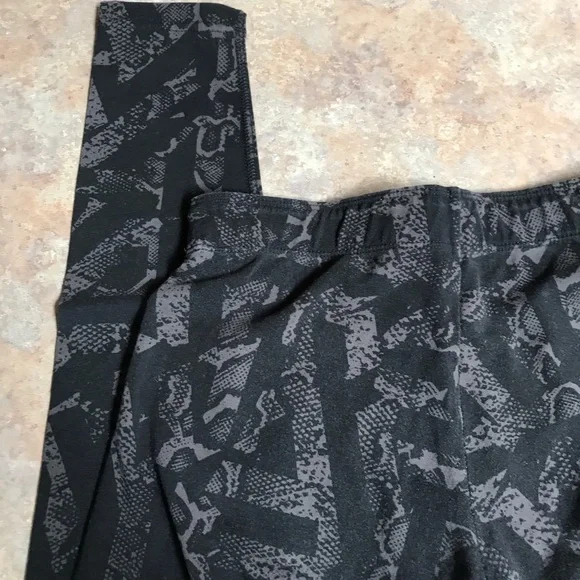 Nike LEG A SEE snake print leggings 841037-211 - Picture 3 of 15
